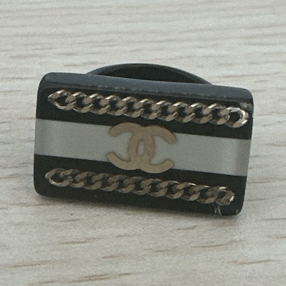 Coco Chanel CC Ring in black gold white Resin Plastic Size 6.5 CORNER CHIPPED